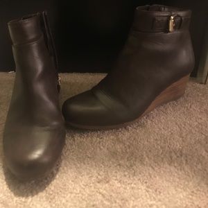 dr scholls cool fit wedge booties